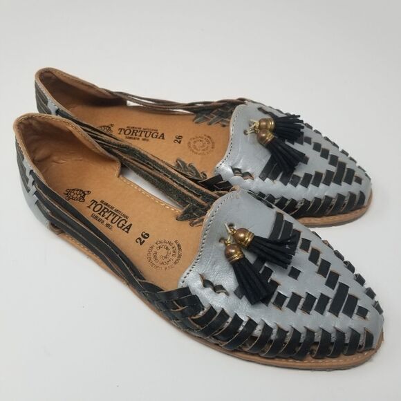 TORTUGA LEATHER SLIPONS WITH TASSELS. SIZE 26. BLACK AND SILVER. - Picture 12 of 16